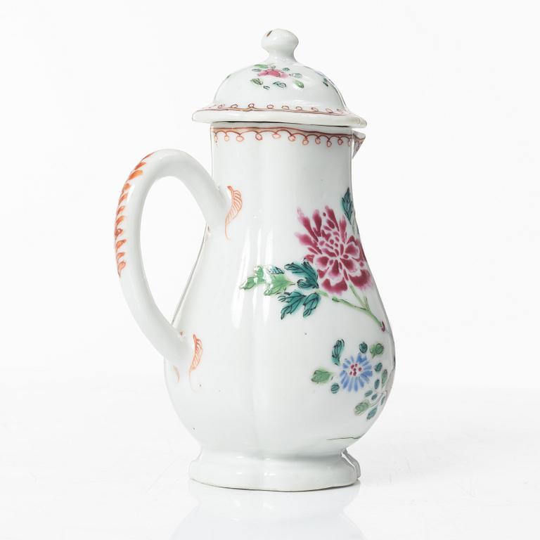 A Chinese famille rose ewer, a a cup with cover, a cup with saucer, a box and a censer, Qing dynasty, 18th and 19th cent.