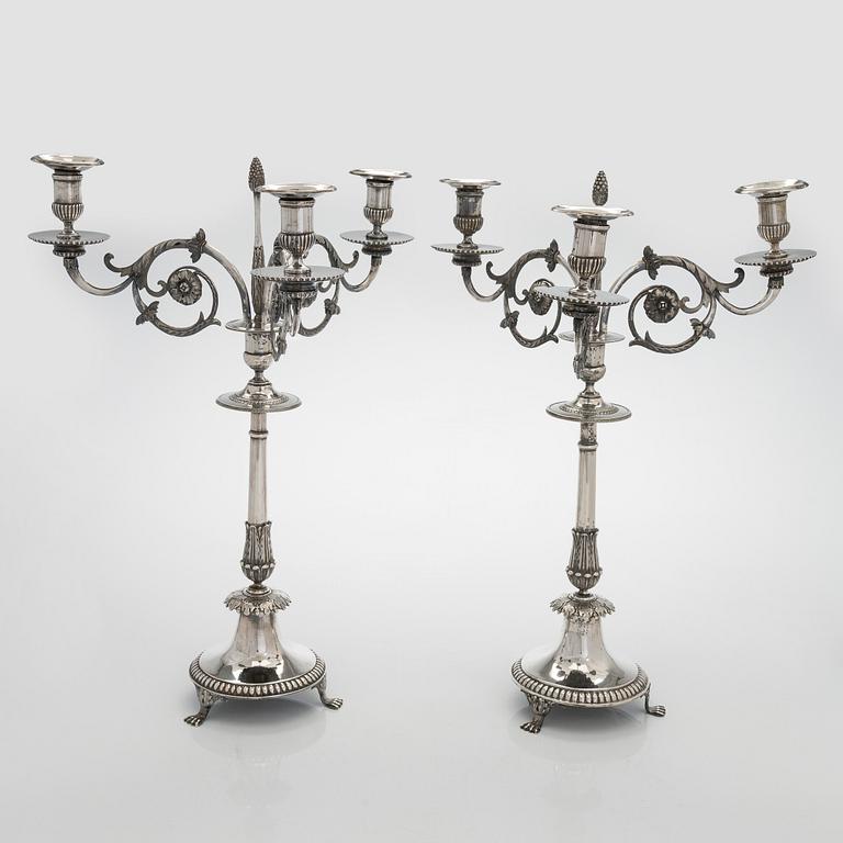 Pehr och Adolf Zethelius, kandelabrar, ett par, silver, Stockholm 1797 och 1824. Empire.
