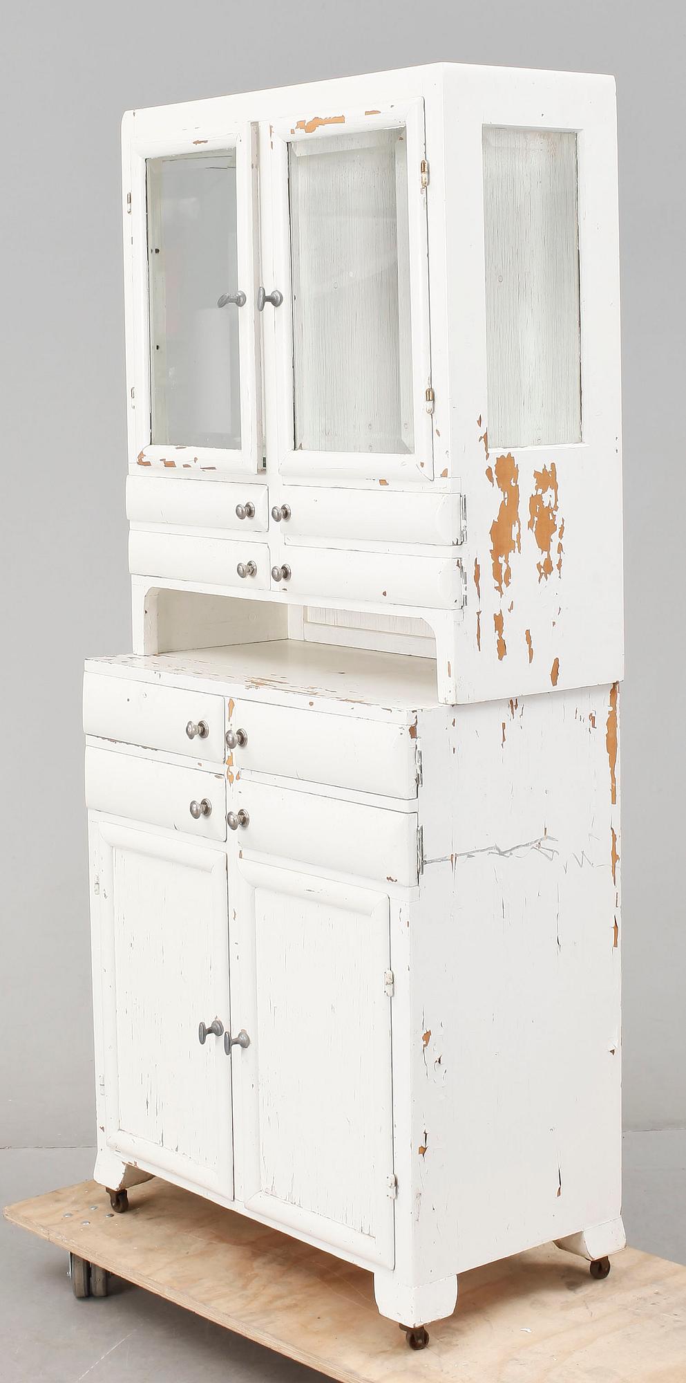 LÄKARSKÅP, 1900-talets första hälft.