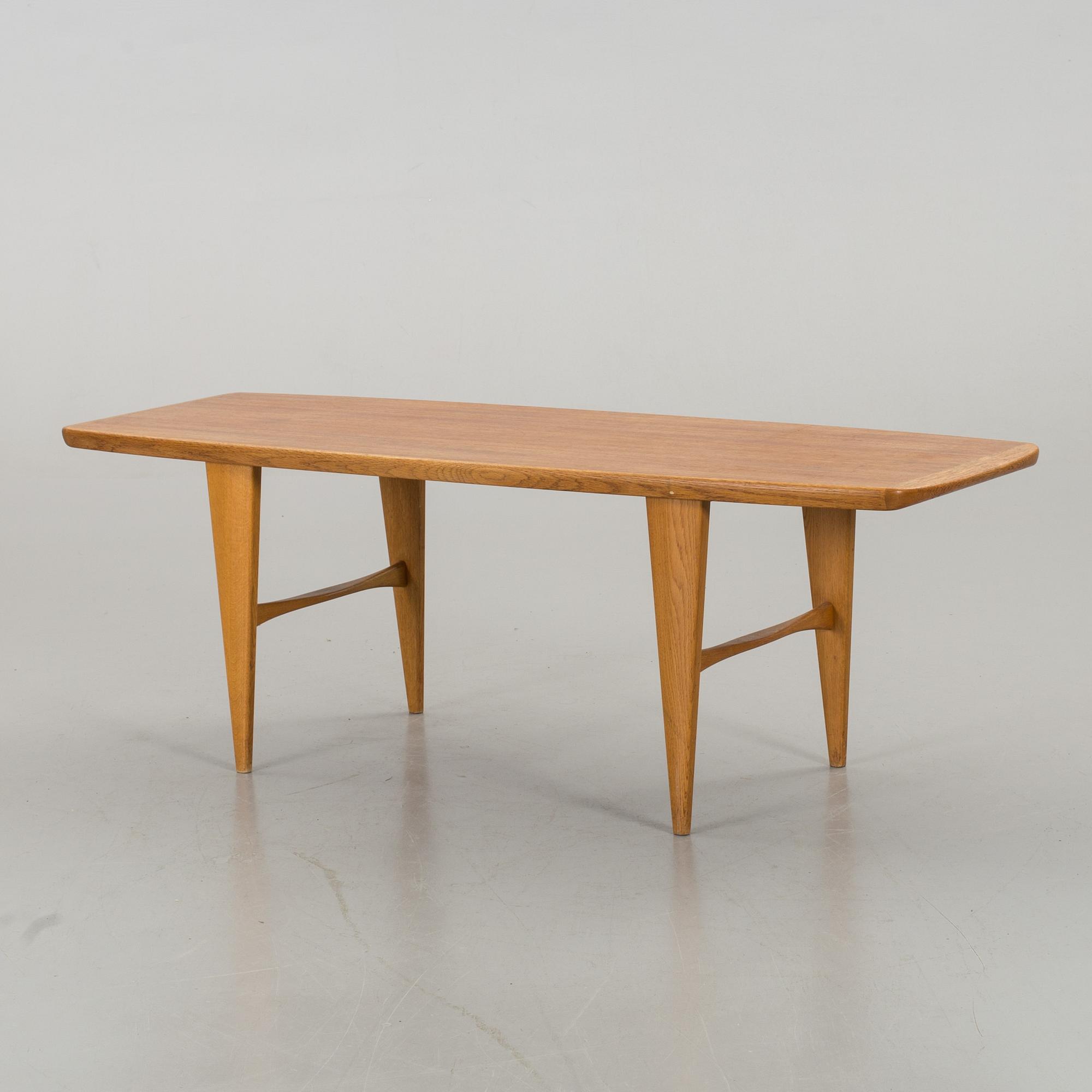 A COFFEE TABLE BY SVANTE SKOGH MODEL 112 FOR SEFFLE MÖBLEFABRIK 1950'S.
