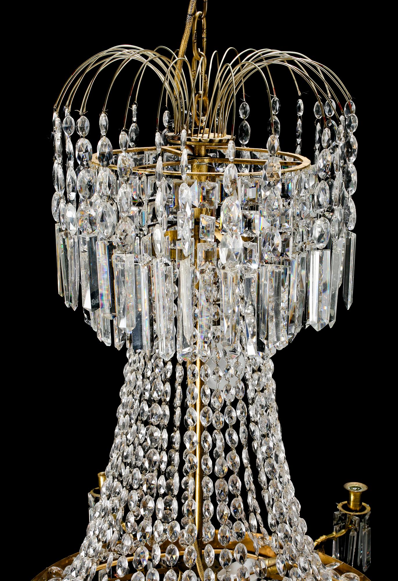 LJUSKRONA, empirestil, 1900-talets början. Höjd ca 110 cm.