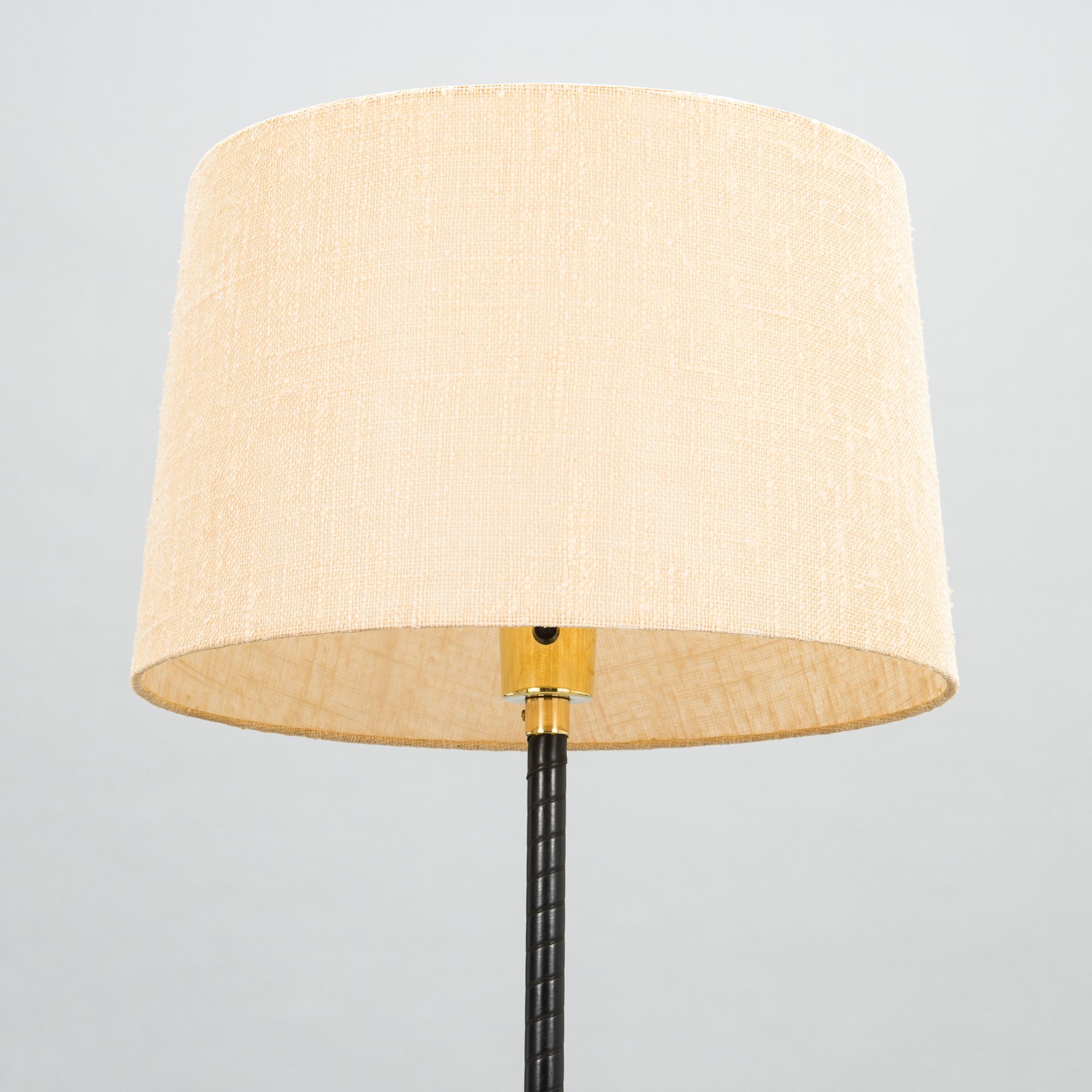 Lisa Johansson-Pape, lattiavalaisin, malli 30-061, Stockmann Orno 1960-luku.