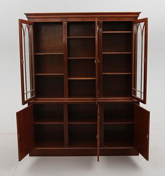 BOKSKÅP, England, 1900-talets andra hälft.