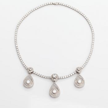 A Tillander, An 18K white gold necklace with brilliant cut diamonds ca. 26.22 ct in total. Helsinki 2001.
