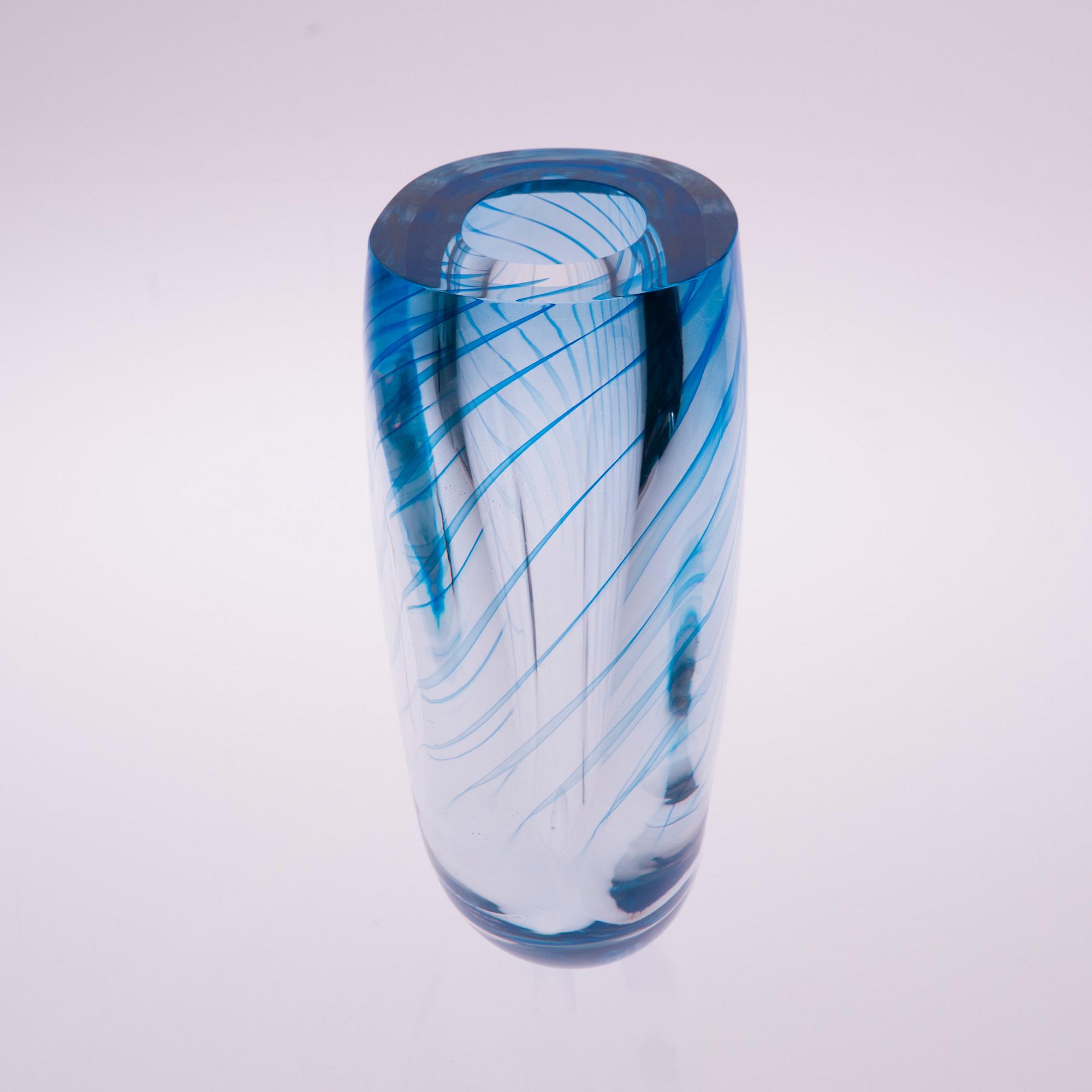 VAS, glas, signerad Markus Eerola Iittala, daterad 1997 och numerad 35/500.