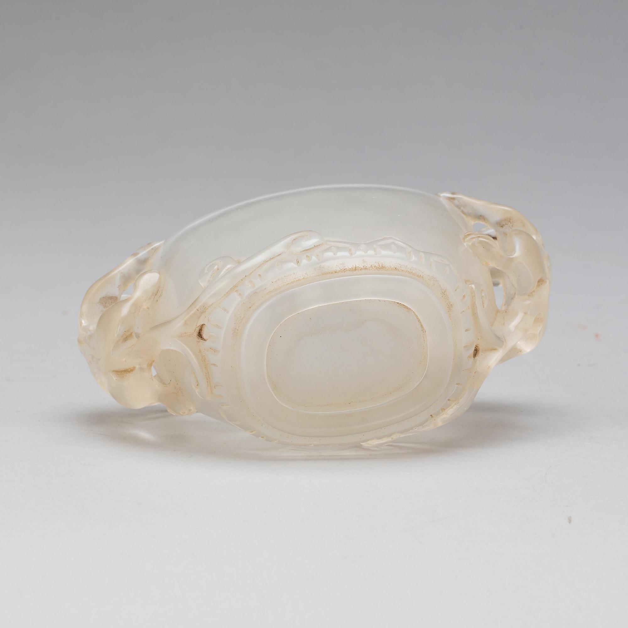 VINOFFERBÄGARE, glas, Kina, 1900-tal.