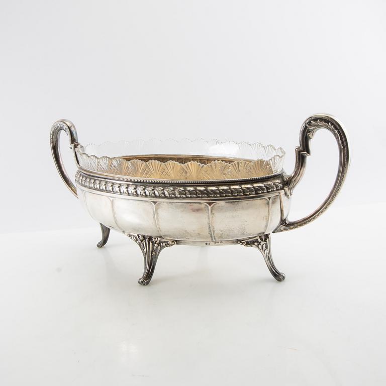 Jardinière of low-grade silver Germany early 20th century.