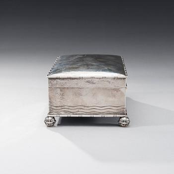 SKRIN, silver, C.G.Hallberg, Stockholm 1922. Vikt 1620 g.