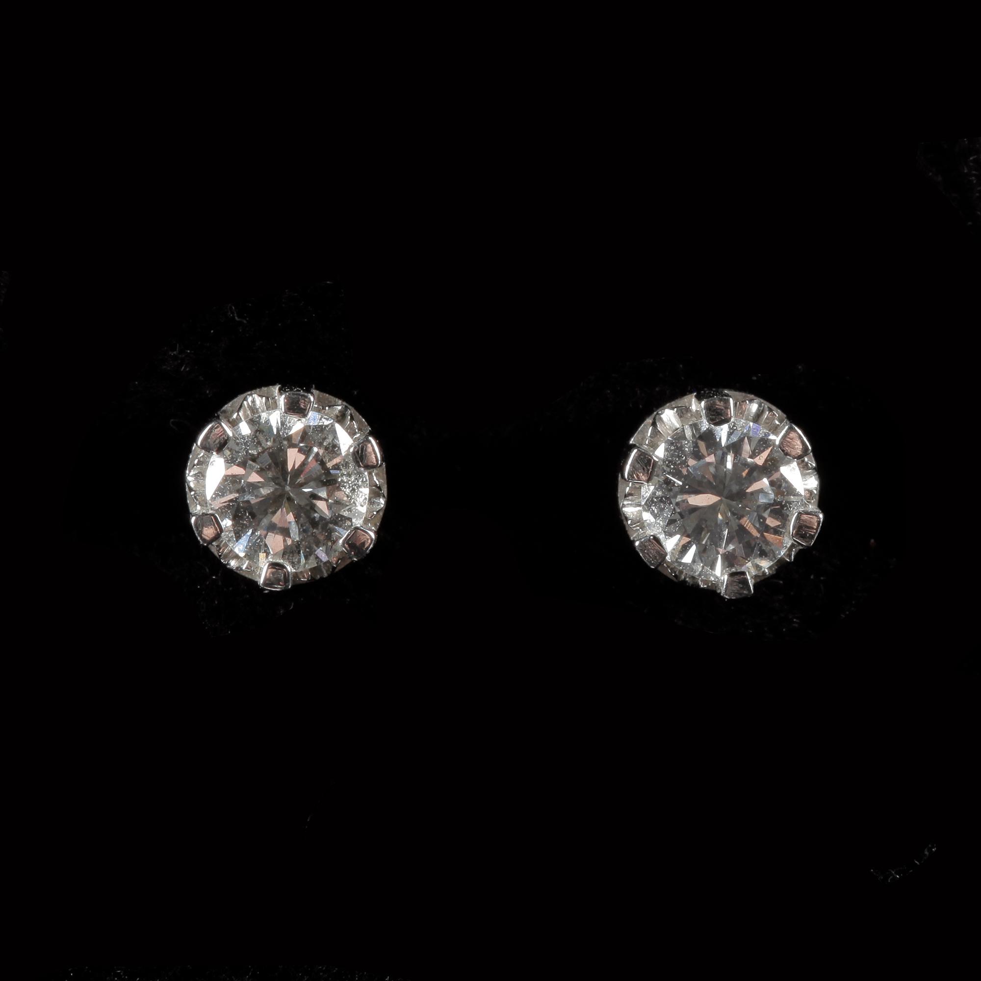 ÖRHÄNGEN, ett par, 18k vitguld med briljantslipade diamanter tot ca0,50ct.