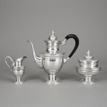 KAFFESERVIS, 3 delar, silver, empirestil, med svenska importstämplar. Totalvikt ca 1428g.