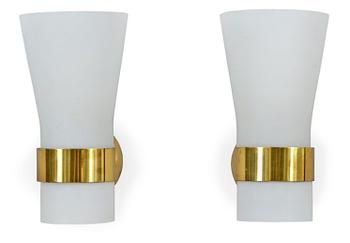 54. Paavo Tynell, A SET OF TWO WALL LAMPS.