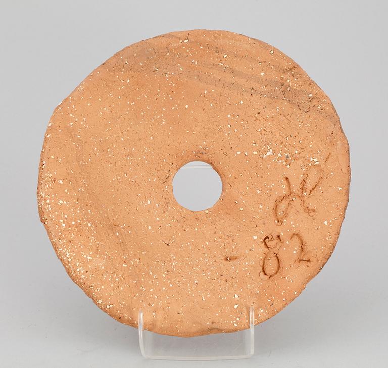 HERTHA HILLFON, skulptur, terracotta, monogramsign och dat -82.