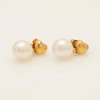 Ole Lynggaard, earrings, a pair, 18K gold with pearl and diamond.