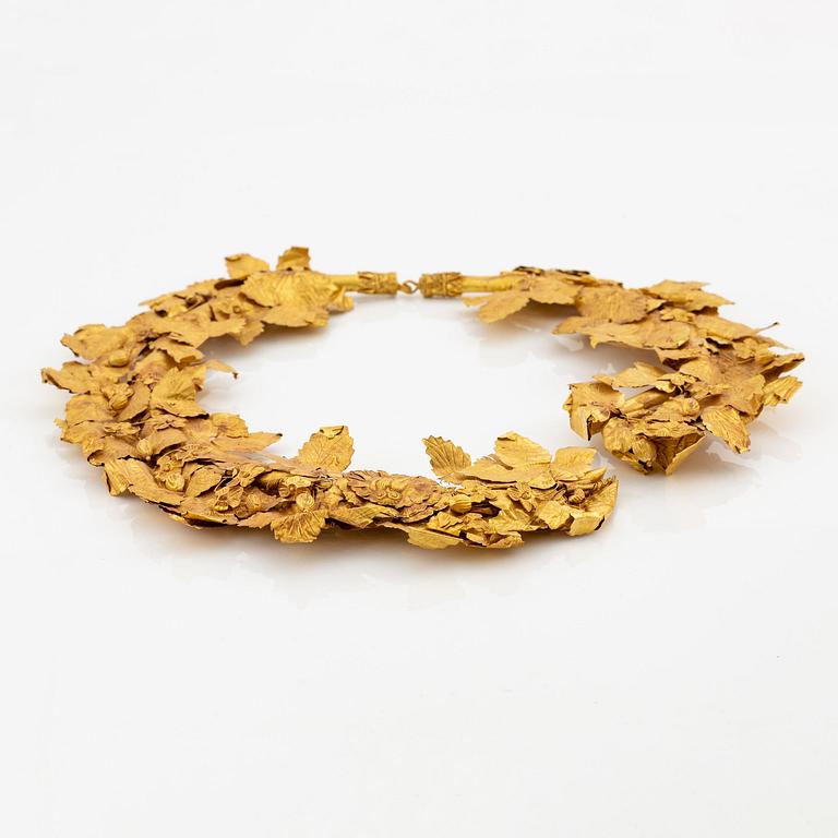 A presumably Hellenistic gold wreath, ca. 300 BC.