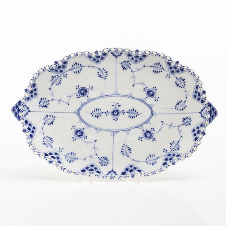 Royal Copenhagen, A model 1060 'Blue fluted' full lace porcelain platter, Denmark, 1889-1922.