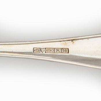 An 118-piece set of 'Chippendale' silver cutlery, Finnish hallmarks. In cutlery box.