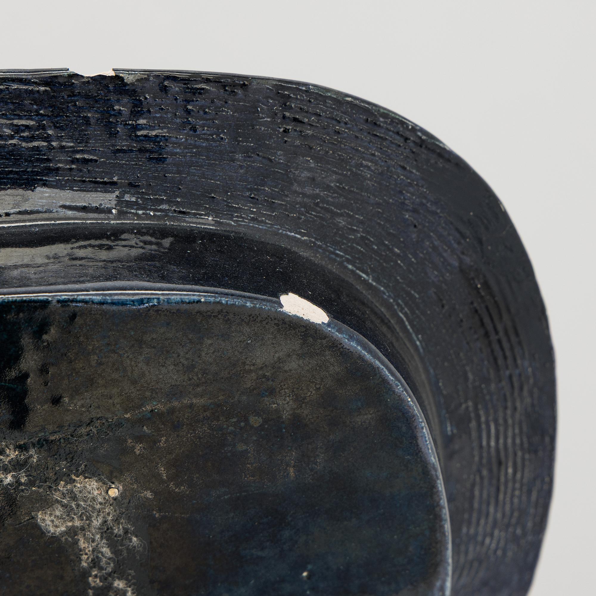 Birger Kaipiainen, a ceramic decorative plate, signed Kaipiainen.