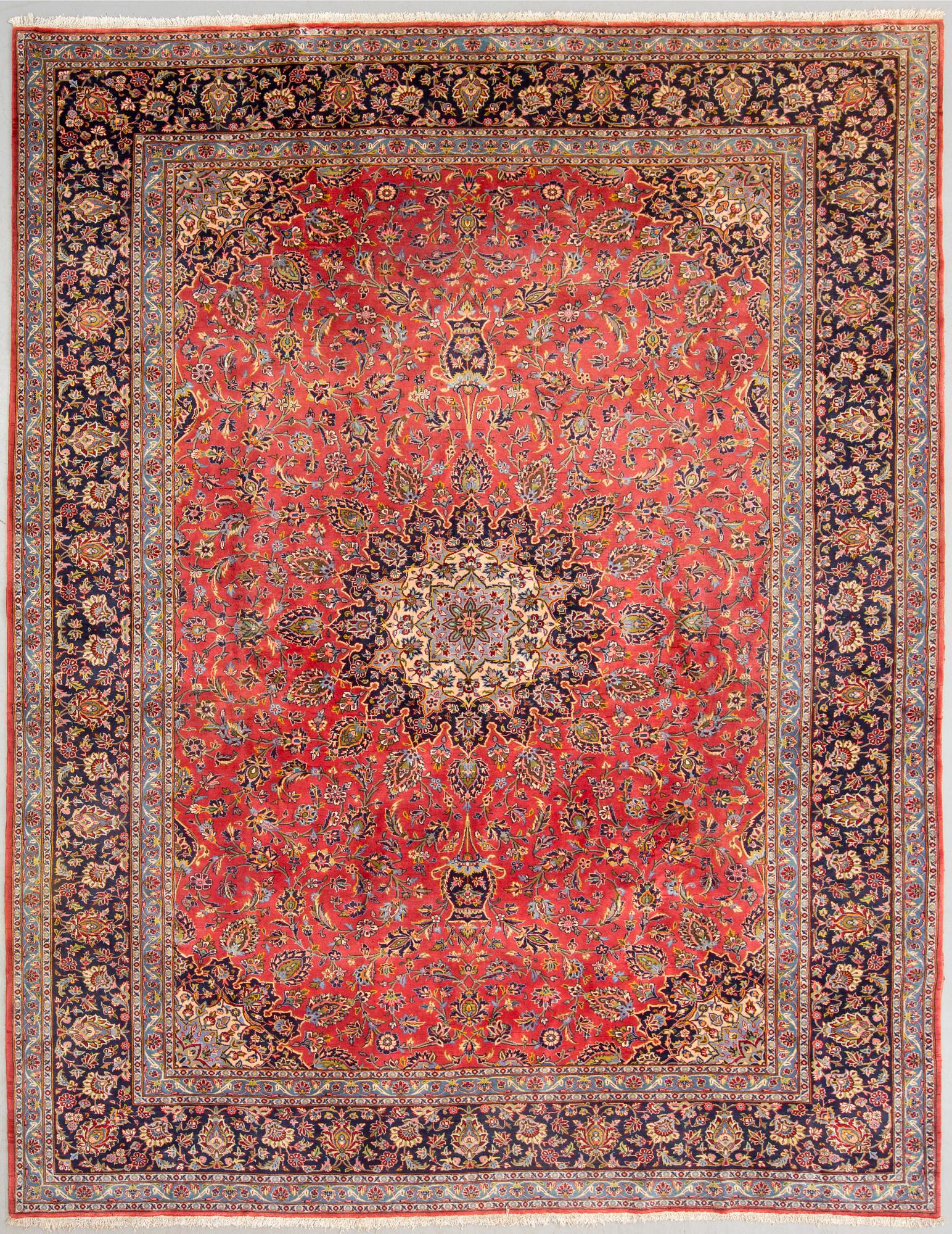 MATTA, old, Keshan. Ca 399 x 305 cm.