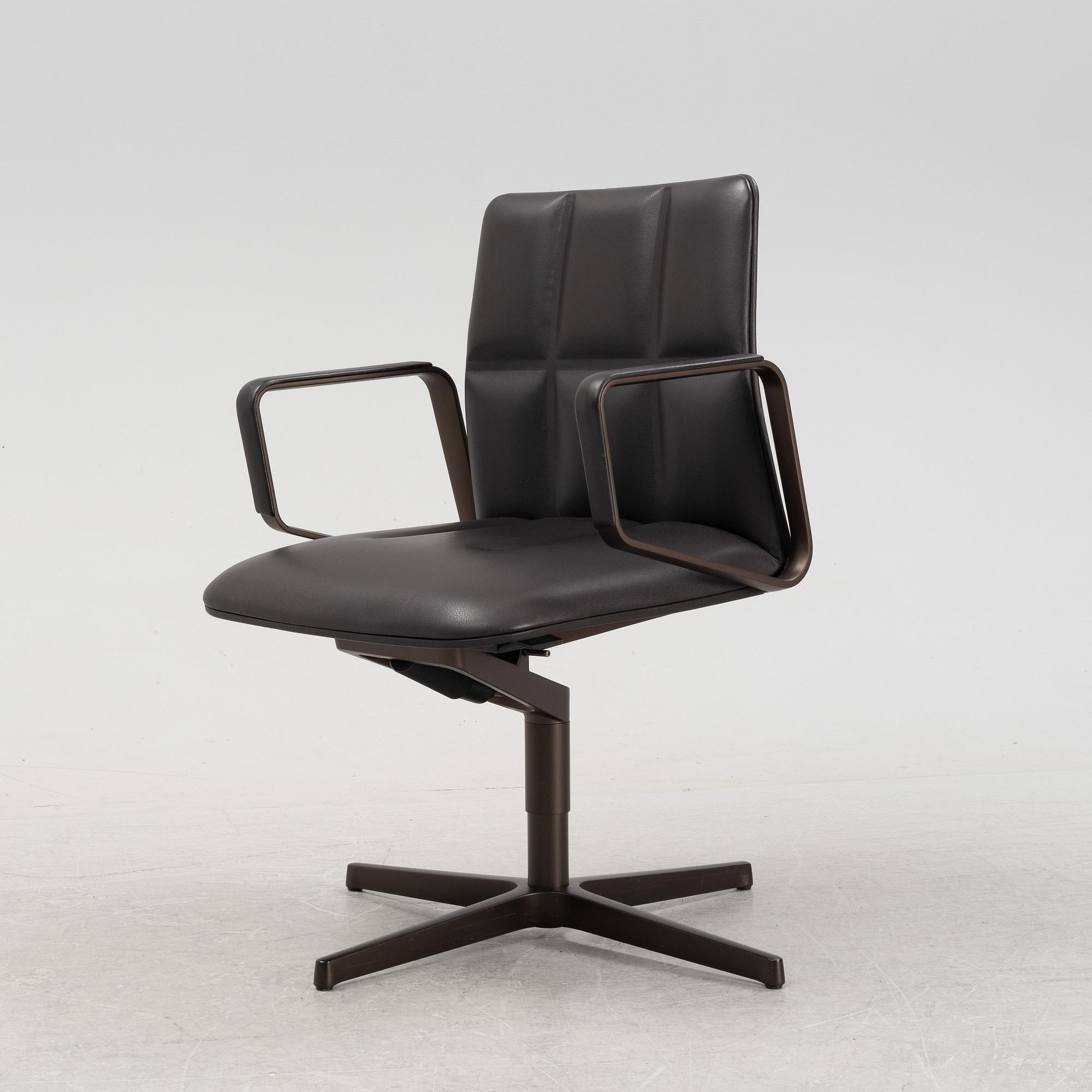 A 'Leadchair Executive' leather upholstered office chair by EOOS for Walter Knoll.