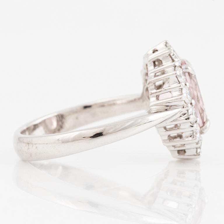 Ring, carved 18K white gold with morganite and brilliant-cut diamonds.