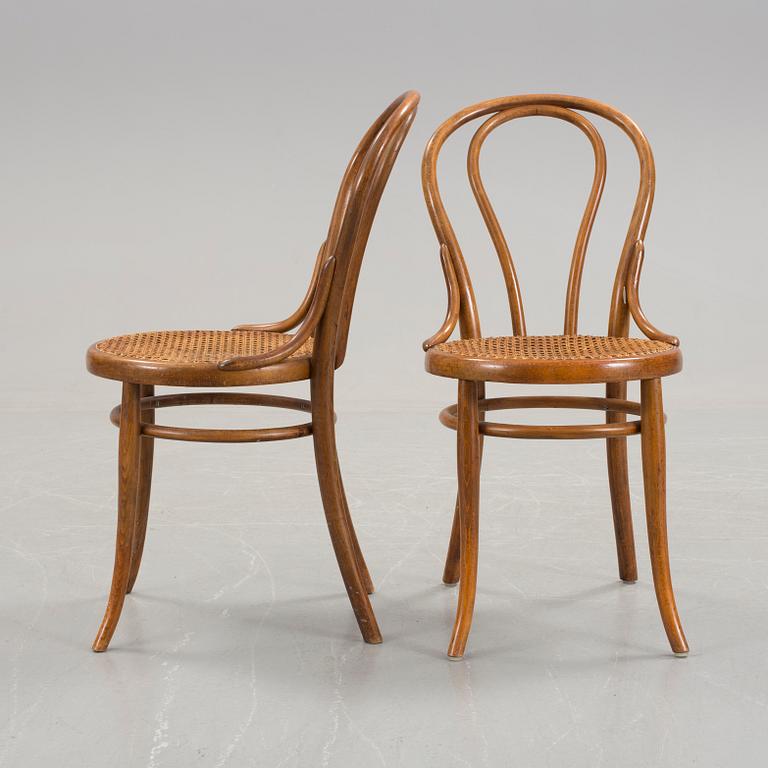 A set of six Thonet "Konsumstuhl Nr. 14" chairs fron the first half of the 20th century.
