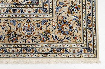 A Keshan carpet, central Iran, c. 345 x 240 cm.