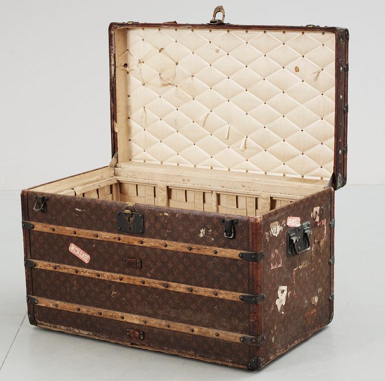 RESEKOFFERT, Louis Vuitton, etikettmärkt 1 rue Scribe, Paris, 149 New Bond St, London, tidigt 1900-tal.