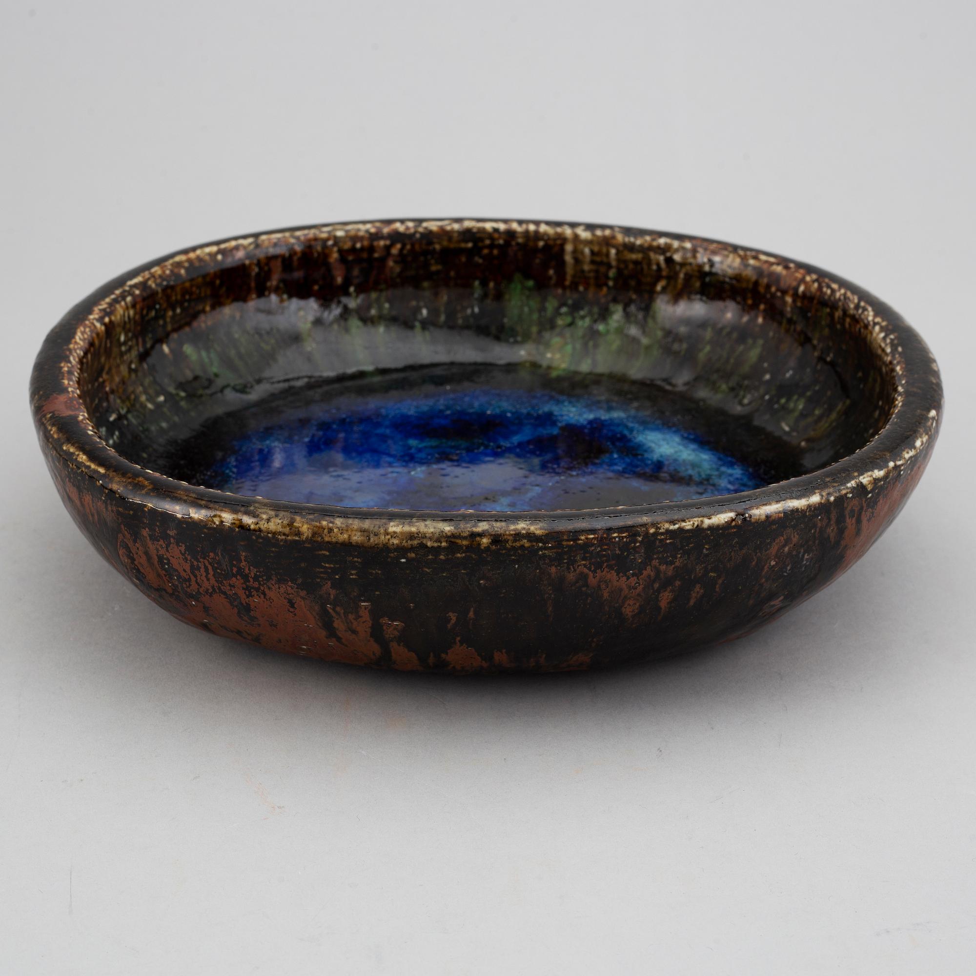 CARL-HARRY STÅLHANE, a stoneware dish, Rörstrand.