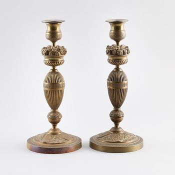 LJUSSTAKAR, 1 par, brons, senempire, 1800-talets första hälft.