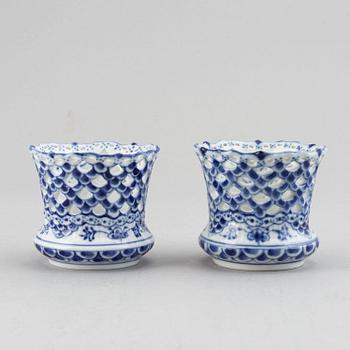 A mixed lot of Royal Copenhagen "Blue Fluted" porcelain 27 parts.