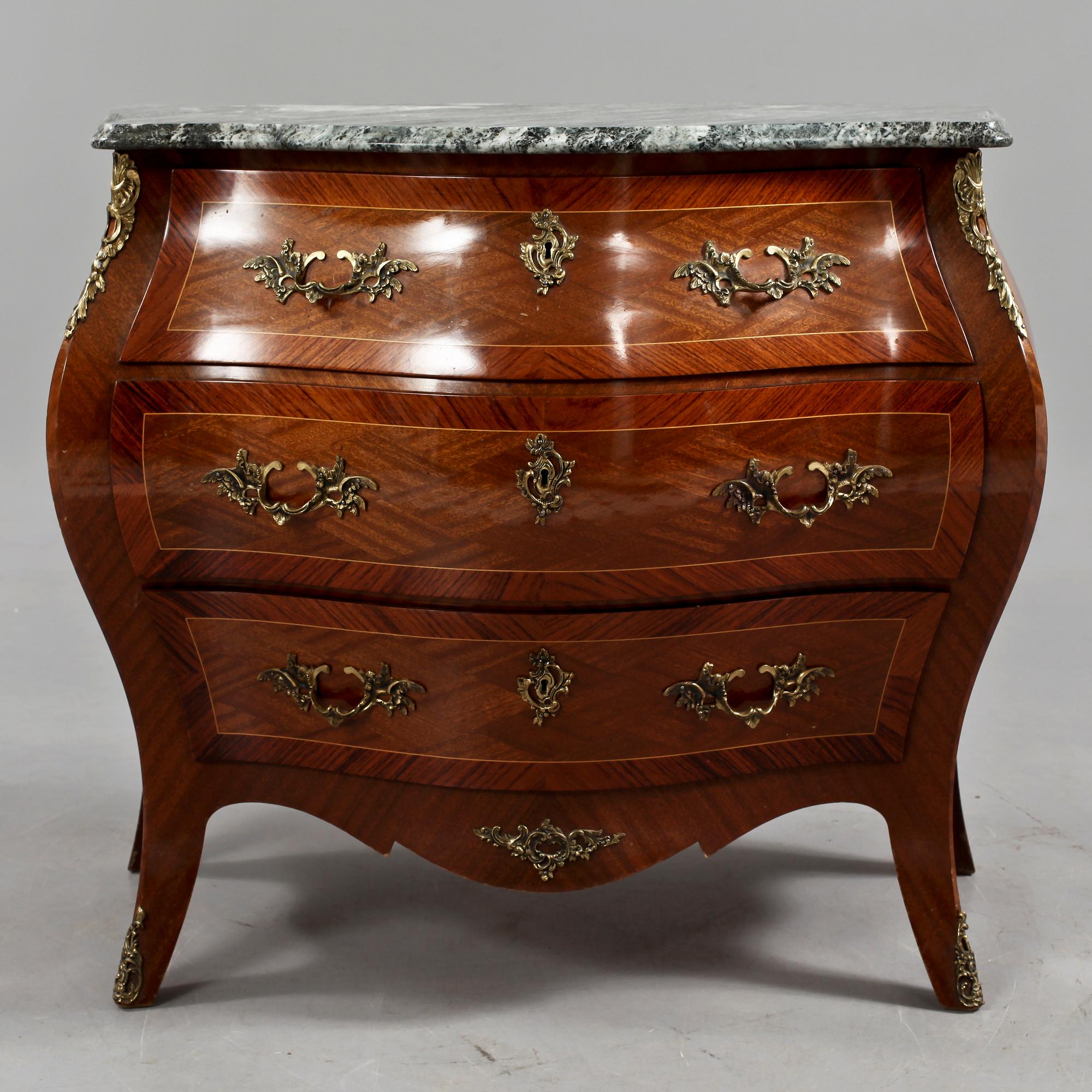 BYRÅ, rokokostil, 1900-talets andra hälft.