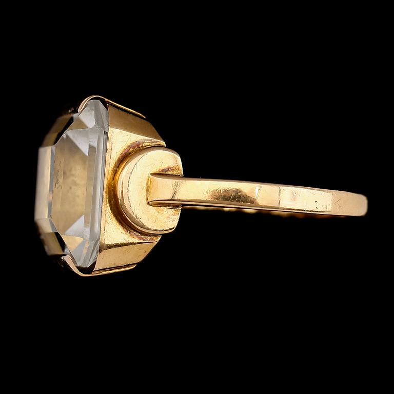 RING, 18K guld, bergkristall, svenska stämplar.