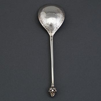 Sked med druvknopp, silver, Berendt Johansen Plate/Platt, Christiania 1641.