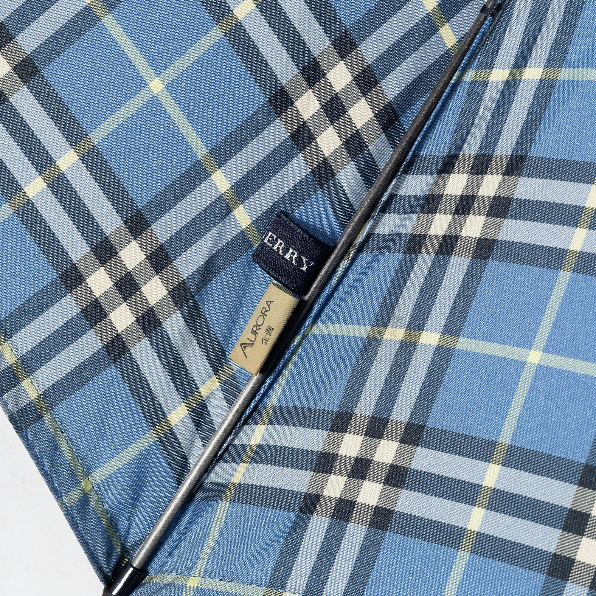 Burberry, umbrella.