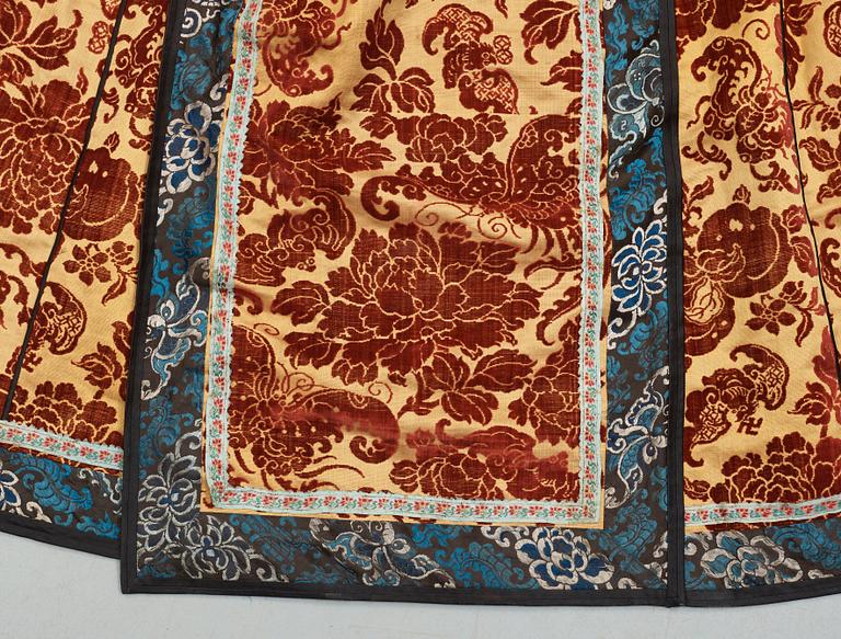 A set of three pieces of Chinese garments, late Qing dynasty (1644-1912).