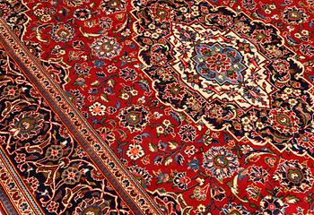 A Keshan carpet, 304 x 203 cm.