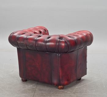 SOFFA OCH FÅTÖLJ, Winchester England. 1900-talets andra hälft. Sk. Chesterfield-modell.