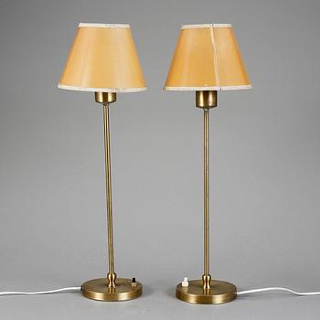 BORDSLAMPOR, ett par. Modell 2332, Josef Frank för Firma Svenskt Tenn.