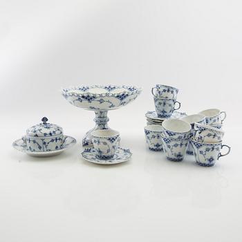 Service "Musselmalet" 15 pcs Royal Copenhagen Denmark late 20th century.