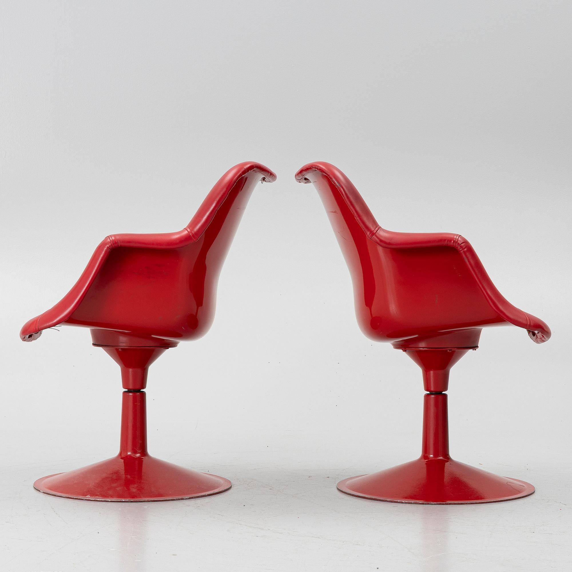 Yrjö Kukkapuro, A pair of armchairs, “Junior”, Haimi, late 1960s.