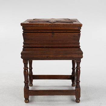 Nattkista, på benställning, barock, 16/1700-tal.