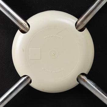 Arne Jacobsen, stolar, 6 stycken "Sjuan" Fritz Hansen, 2000-tal.