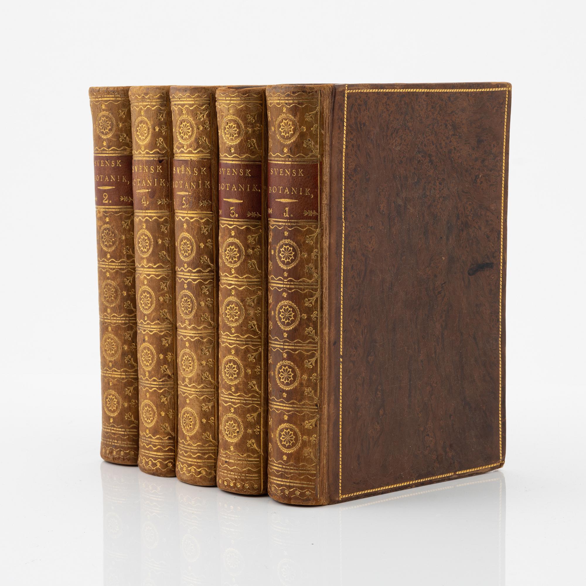 Med 360 handkolorerade botaniska planscher.