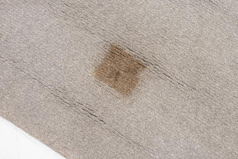 An Ogeborg carpet, c. 400 x 300 cm.