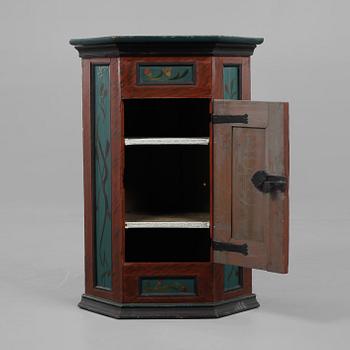 HÖRNSKÅP, 1800-tal.