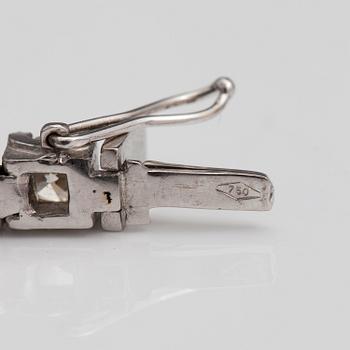 ARMBAND, 18K vitguld, briljantslipade diamanter ca 11.34 ct tot.