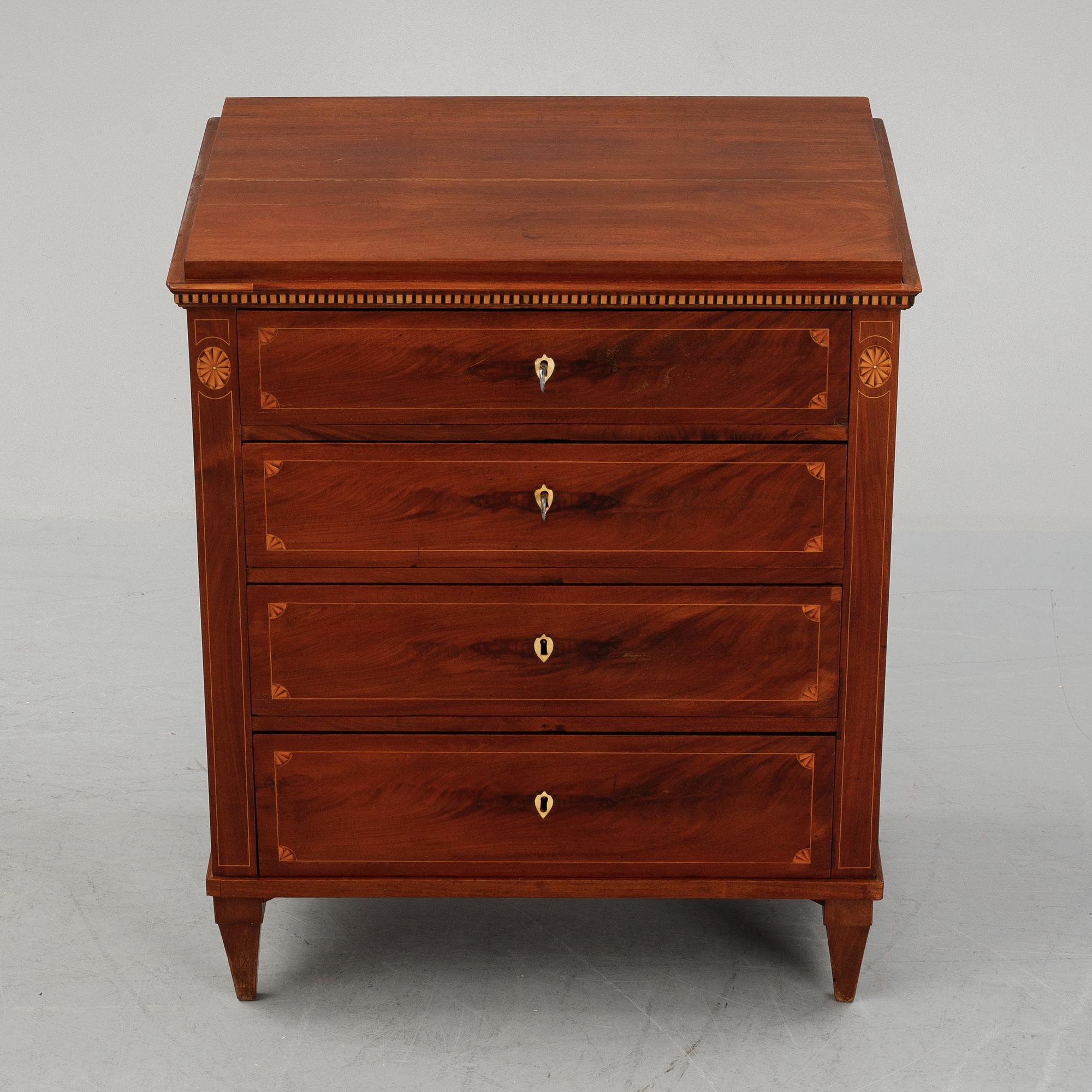 Magnus Samuel Kihlander (verksam 1801-1821), Skrivbyrå, 1800-talets första hälft.