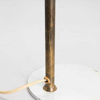 Paavo Tynell, A mid-20th-century '9227' table lamp for Idman, Finland.
