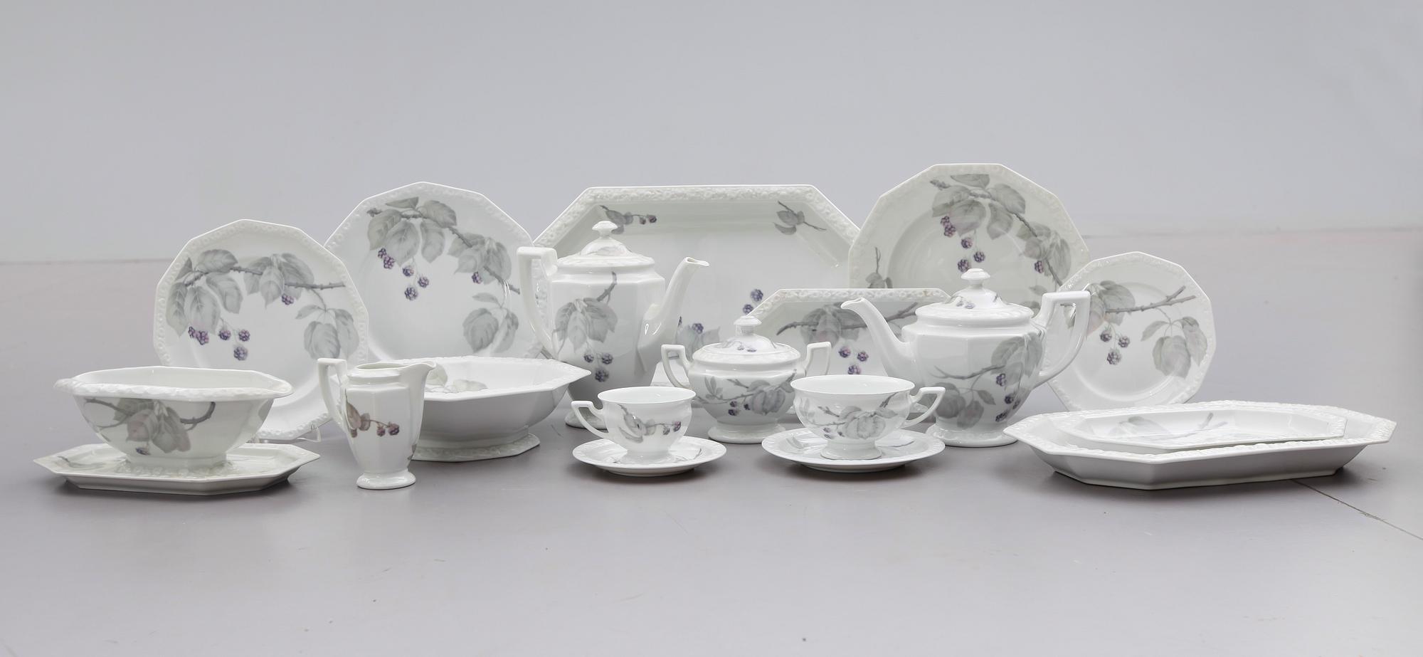 MATSERVIS, 74 delar, porslin, "Maria", Rosenthal, 1900-talets mitt.