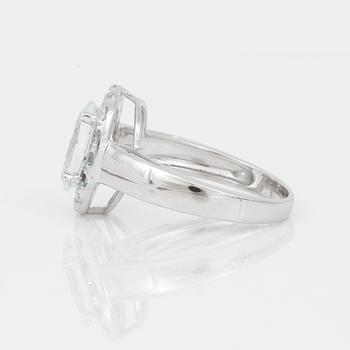 RING, 14K vitguld med ovalslipad goshenit, ca 2,09 ct. Vikt ca 4,62 g.